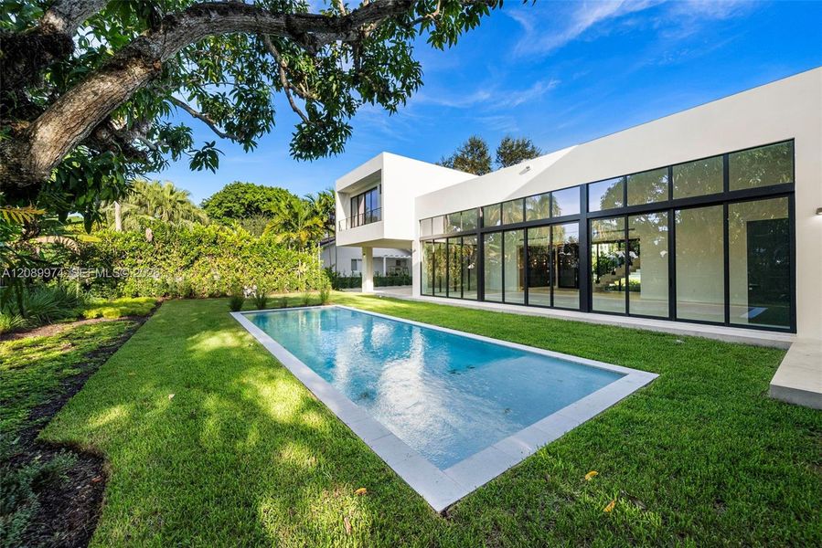 Exterior details and patio area of a home in , South Miami (Image 44).