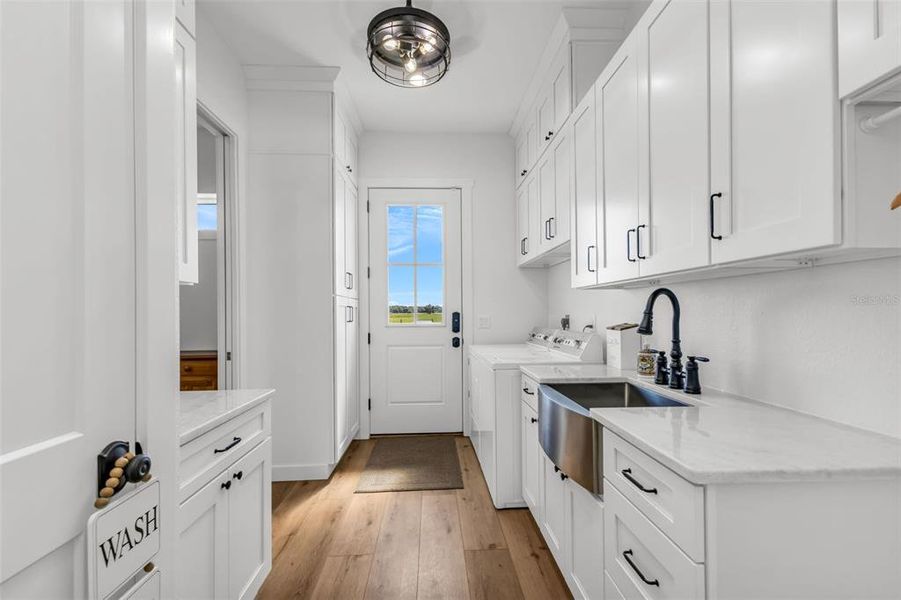 Furnished interior view inside a new home in , Arcadia (Image 39).