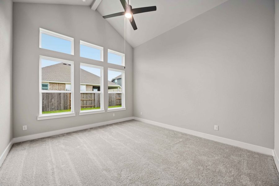 Spacious, unfurnished interior of a new home in Canterra Creek  60', Rosharon (Image 37).