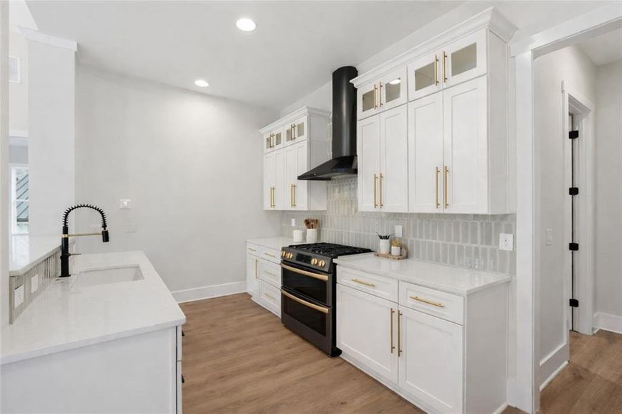 Furnished interior view inside a new home in , Dawsonville (Image 9).
