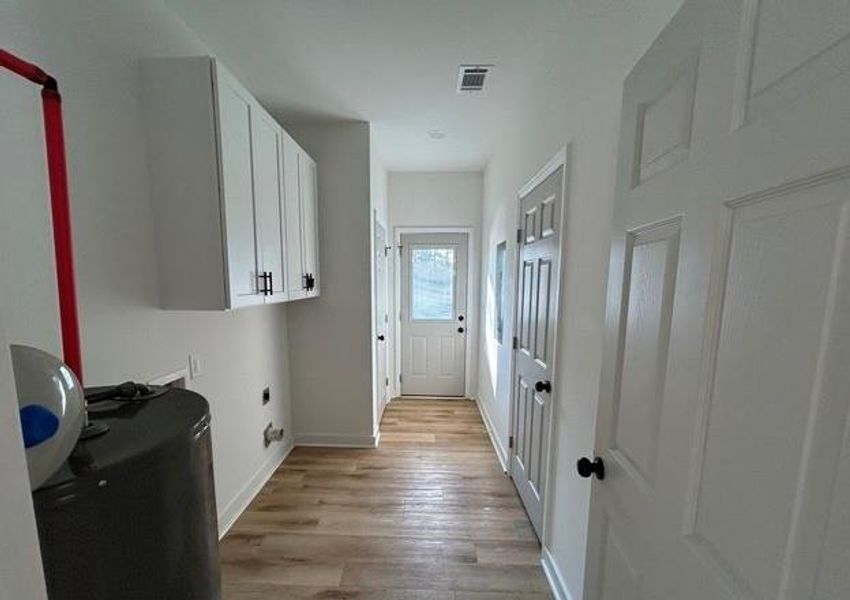 Spacious, unfurnished interior of a new home in , Buchanan (Image 20).