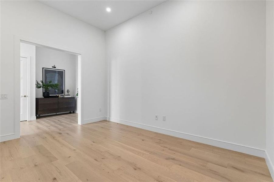 Spacious, unfurnished interior of a new home in The Dillon Buckhead, Atlanta (Image 24).