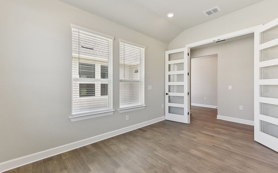 Spacious, unfurnished interior of a new home in Traditional at Kissing Tree, San Marcos (Image 12).