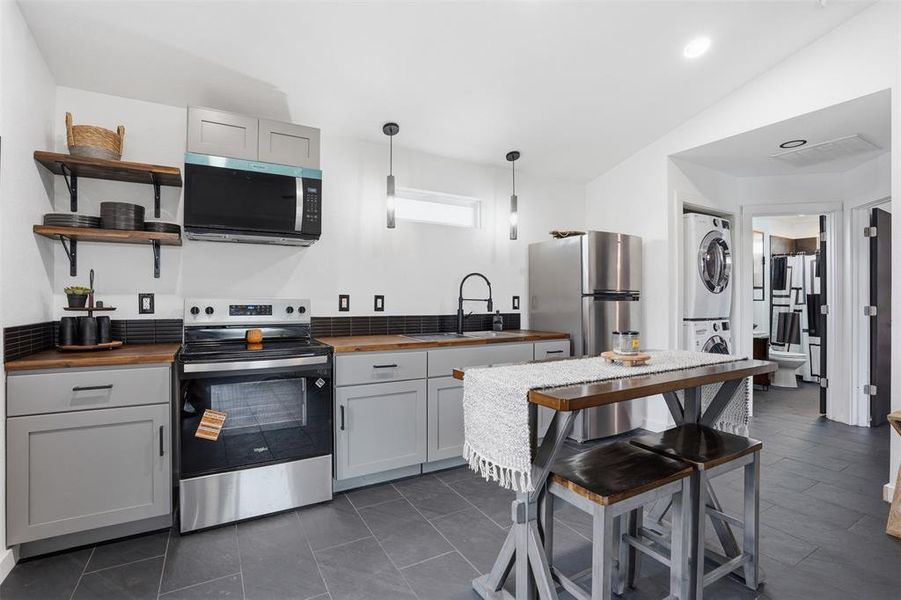 Furnished interior view inside a new home in , Granbury (Image 12).