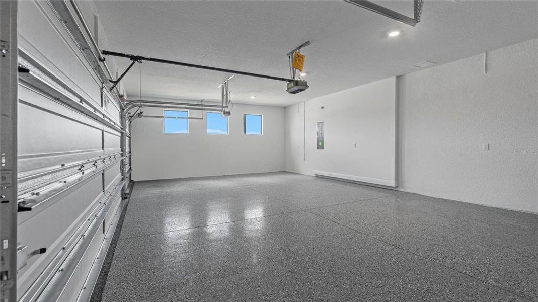 Spacious, unfurnished interior of a new home in Woodland Preserve, Parrish (Image 27).