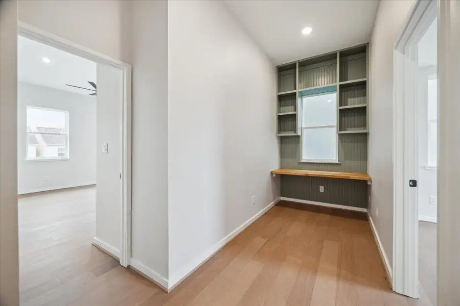 Spacious, unfurnished interior of a new home in , Houston (Image 9).