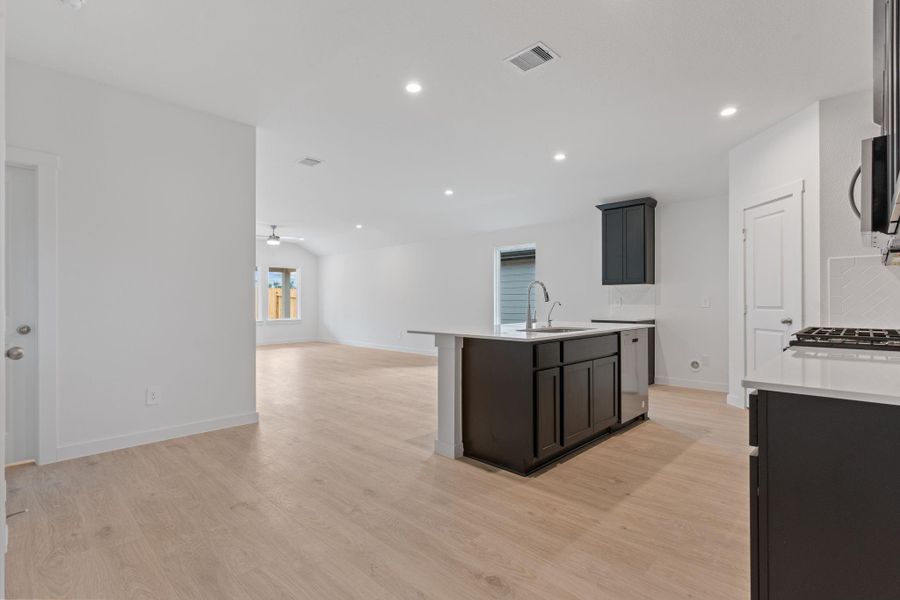 *Images and 3D tour are for illustration only and options may vary from home as built. *Images and 3D tour are for illustration only and options may vary from home as built.