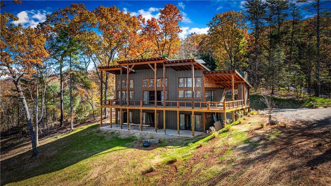 Exterior details and patio area of a home in , Blue Ridge (Image 4).