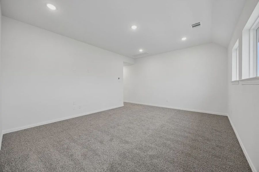 Spacious, unfurnished interior of a new home in Avondale, Fate (Image 21).