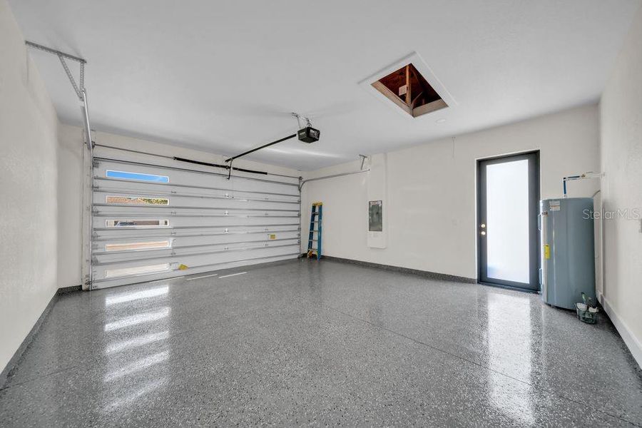 Spacious, unfurnished interior of a new home in , Lehigh Acres (Image 31).