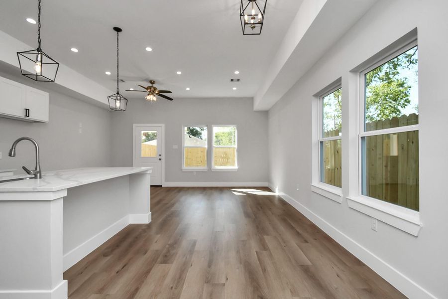Spacious, unfurnished interior of a new home in , Houston (Image 14).