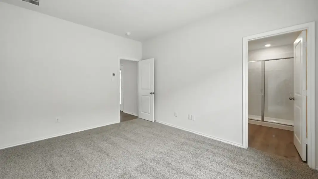 Spacious, unfurnished interior of a new home in Wildcat Ranch, Crandall (Image 13). Spacious, unfurnished interior of a new home in Wildcat Ranch, Crandall (Image 13).