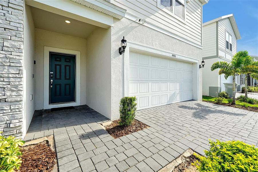 Exterior details and patio area of a home in Windsor Island Resort, Davenport (Image 2).
