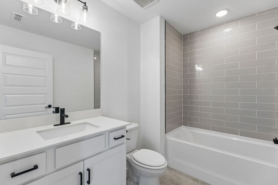 Furnished interior view inside a new home in Glenview Farms, Murfreesboro (Image 36).
