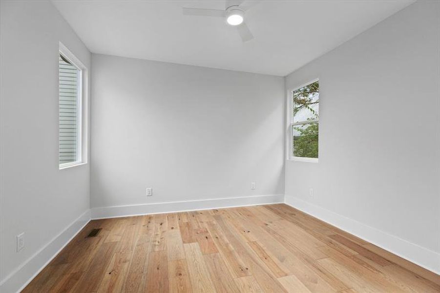 Spacious, unfurnished interior of a new home in , Atlanta (Image 18).