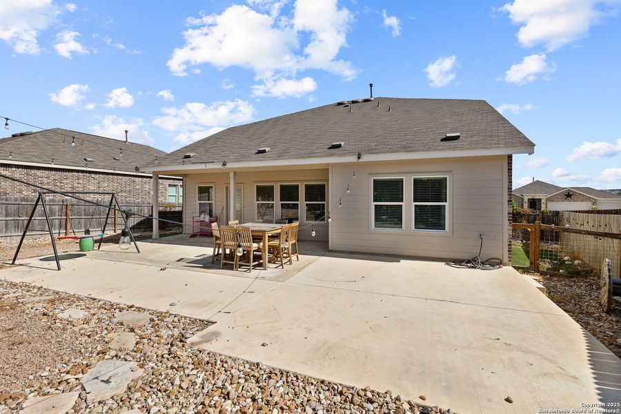 Exterior details and patio area of a home in , Bulverde (Image 1).