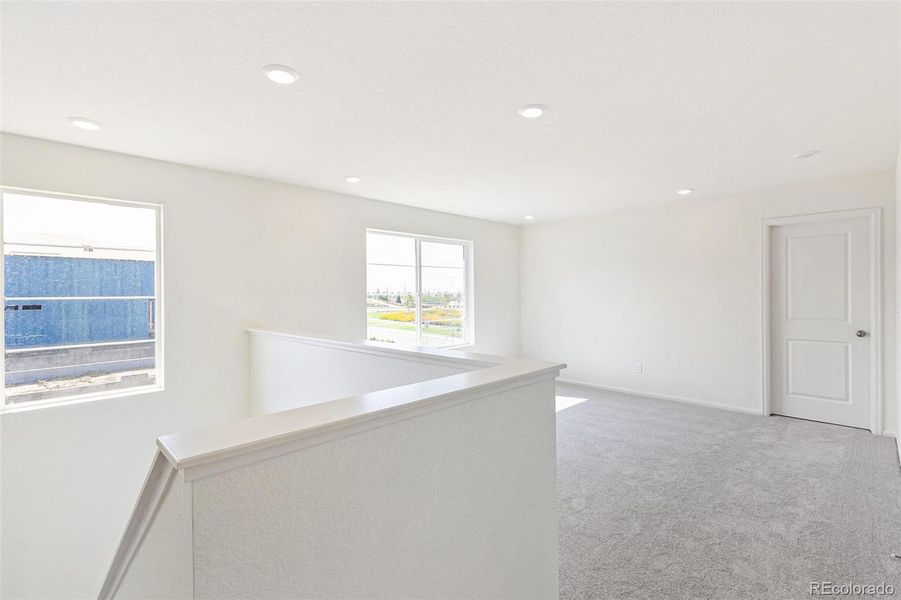 Spacious, unfurnished interior of a new home in , Aurora (Image 14).