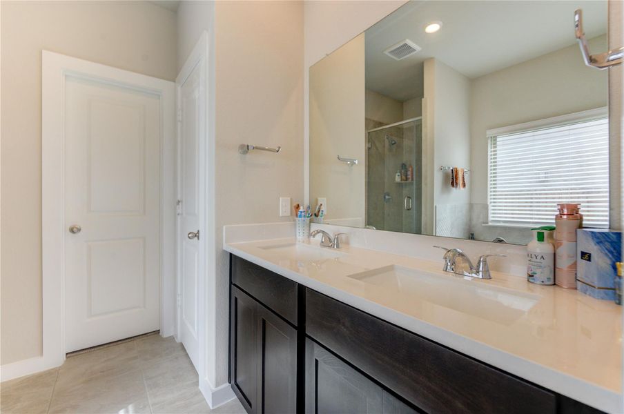 Furnished interior view inside a new home in Arabella on the Prairie, Richmond (Image 9).