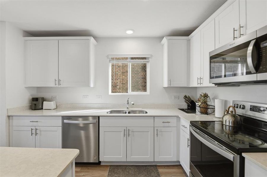 Kitchen - Whirlpool appliances