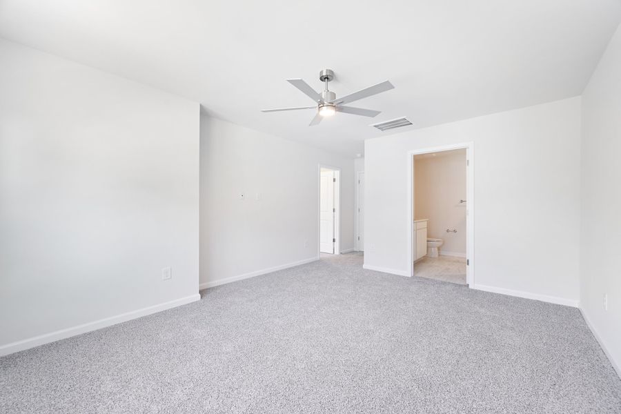 Spacious, unfurnished interior of a new home in Trenton Place, Roebuck (Image 35).