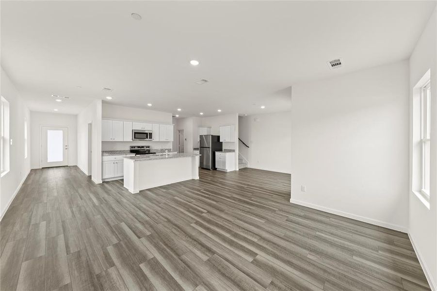 Spacious, unfurnished interior of a new home in Coyote Meadows, Anna (Image 16). Spacious, unfurnished interior of a new home in Coyote Meadows, Anna (Image 16).