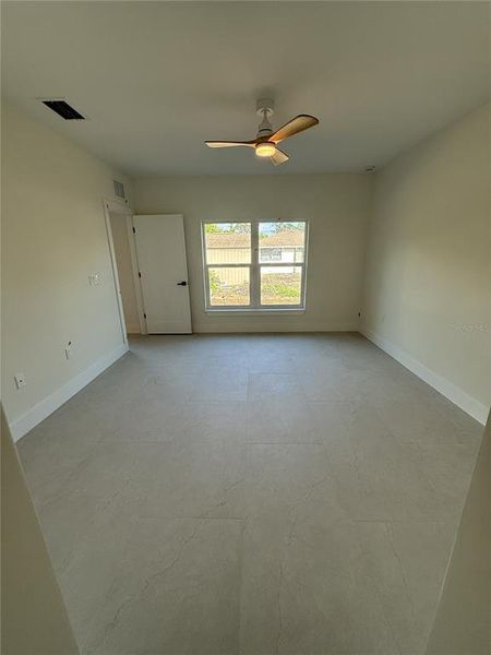 Spacious, unfurnished interior of a new home in , Venice (Image 13).