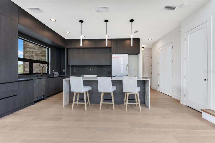 Furnished interior view inside a new home in , Orlando (Image 18).