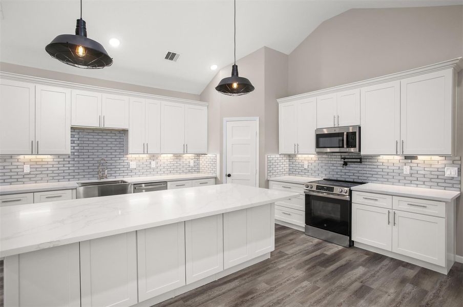 9x5 island with overhang for seating