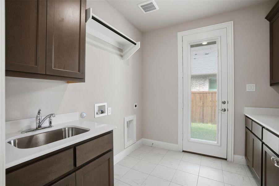 Furnished interior view inside a new home in , Wylie (Image 11).