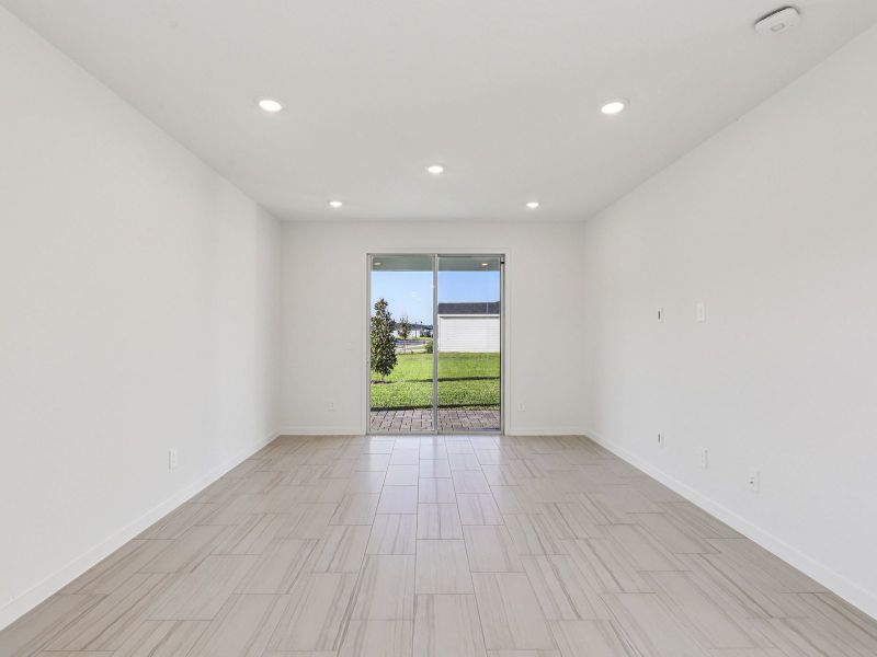 Spacious, unfurnished interior of a new home in Colbert Landings, Palm Coast (Image 8).