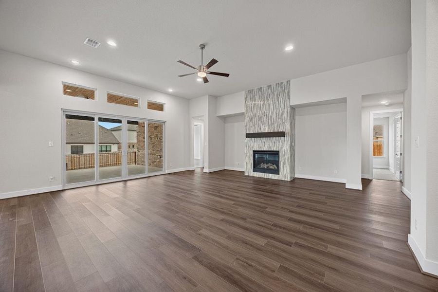 Spacious, unfurnished interior of a new home in Santa Rita Ranch, Liberty Hill (Image 20).