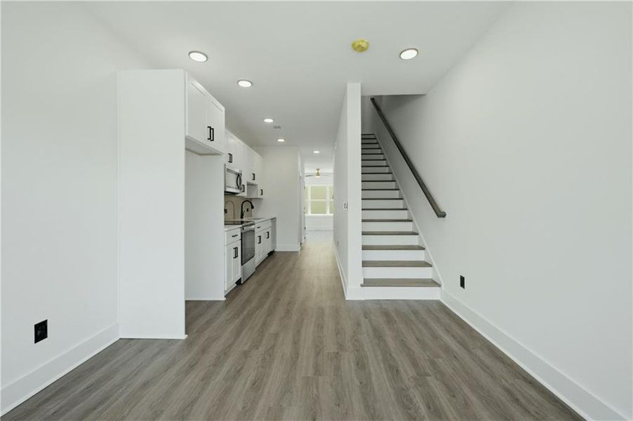 Spacious, unfurnished interior of a new home in , Atlanta (Image 18).