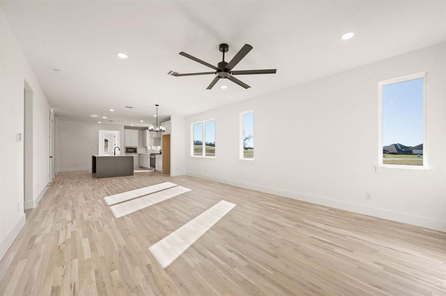 Spacious, unfurnished interior of a new home in The Resort on Eagle Mt. Lake, Fort Worth (Image 19).