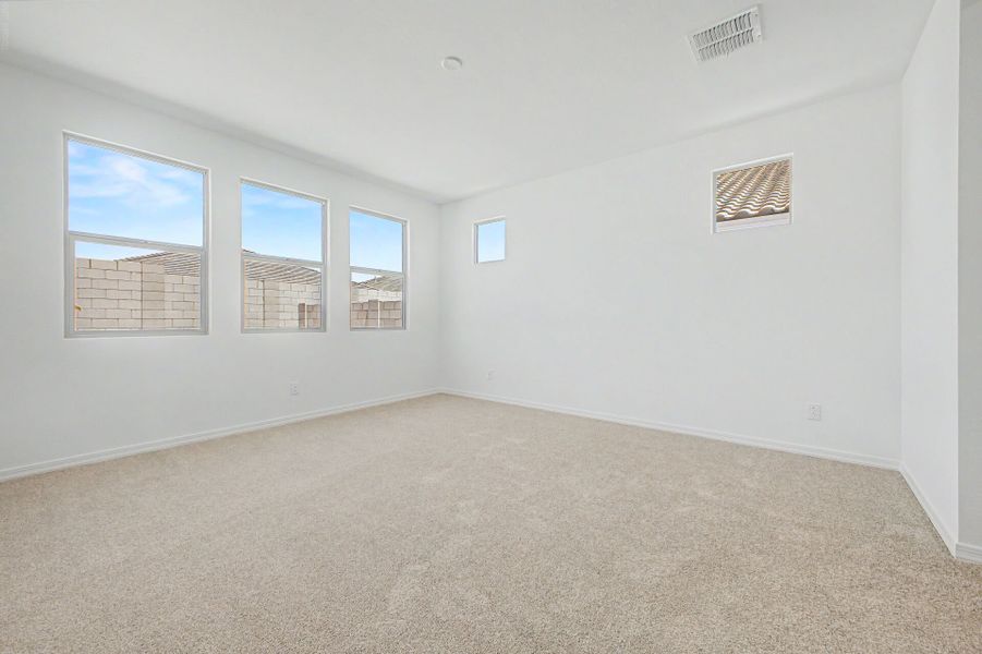 Spacious, unfurnished interior of a new home in White Tank Vistas, Waddell (Image 14).