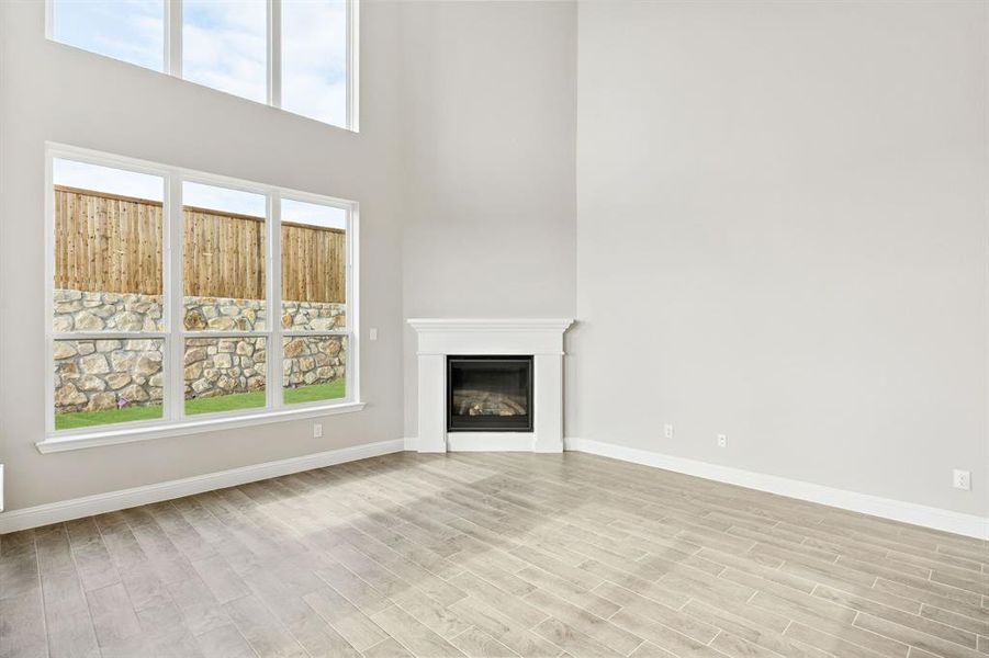 Spacious, unfurnished interior of a new home in Venetian, Weston (Image 18).