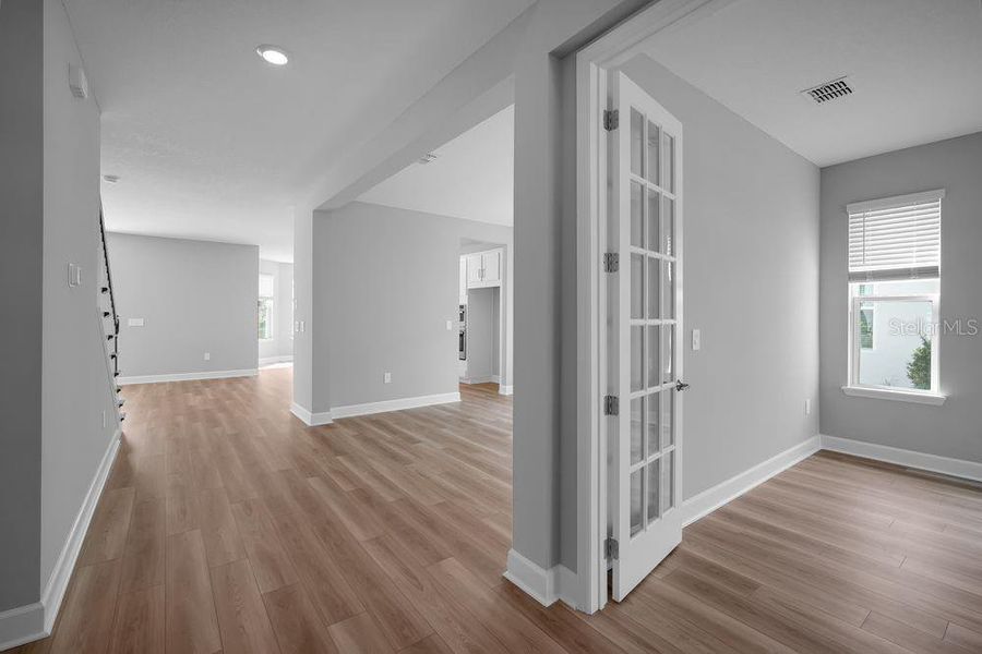 Spacious, unfurnished interior of a new home in Timber Ridge, Plant City (Image 31).