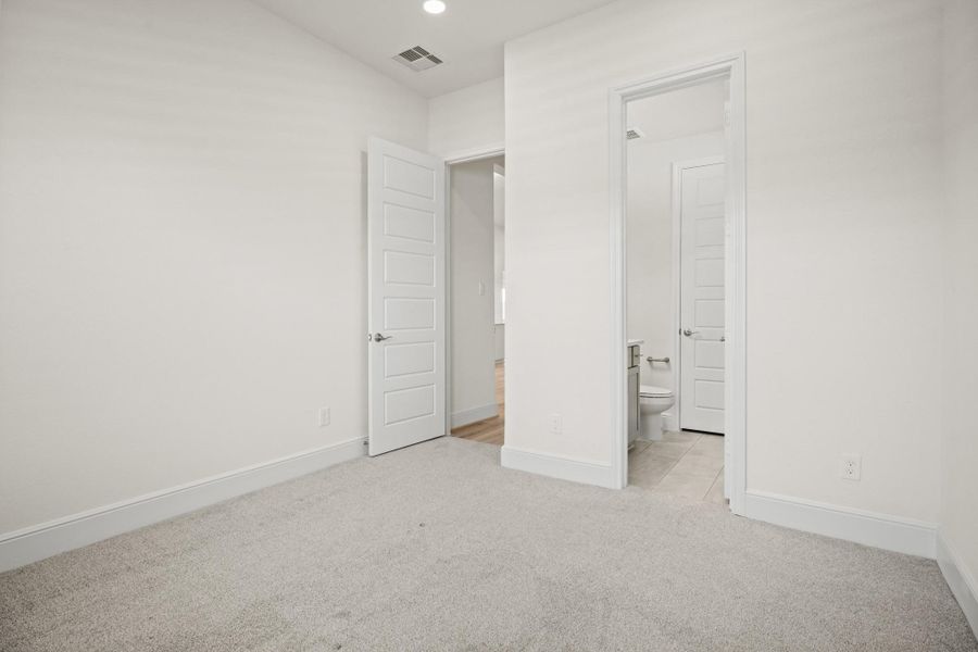 Spacious, unfurnished interior of a new home in Westwood, League City (Image 23). Spacious, unfurnished interior of a new home in Westwood, League City (Image 23).