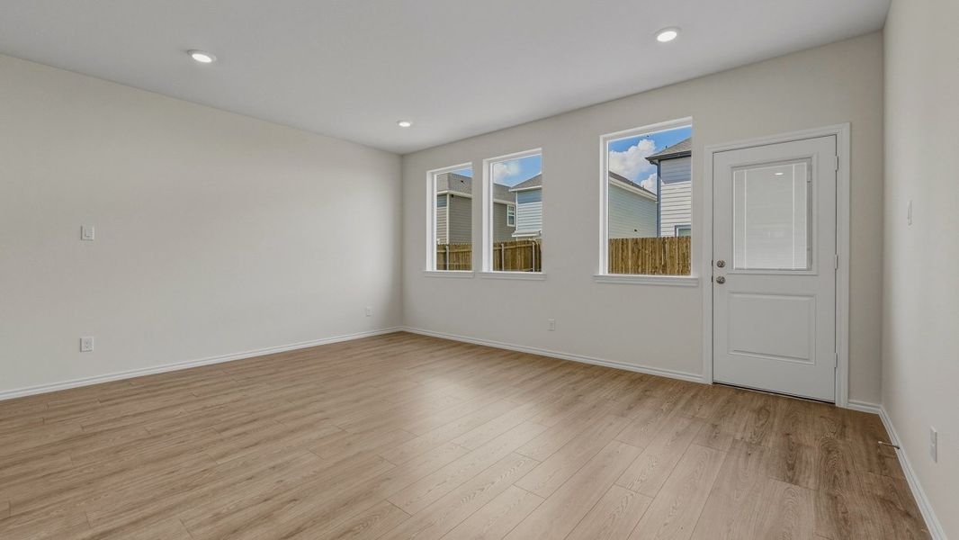 Spacious, unfurnished interior of a new home in Arbor Trails North, Princeton (Image 5).
