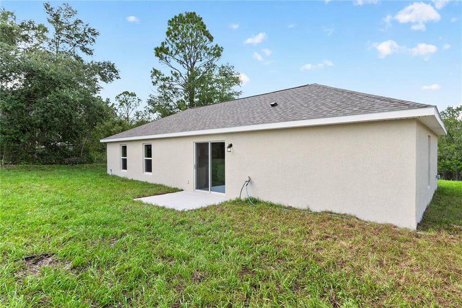 Exterior details and patio area of a home in , Dunnellon (Image 29).