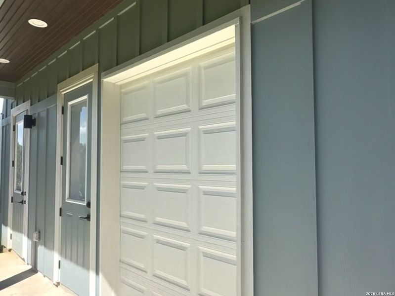 Exterior details and patio area of a home in , Canyon Lake (Image 15).