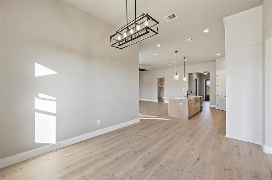 Spacious, unfurnished interior of a new home in Coyote Crossing, Godley (Image 27).