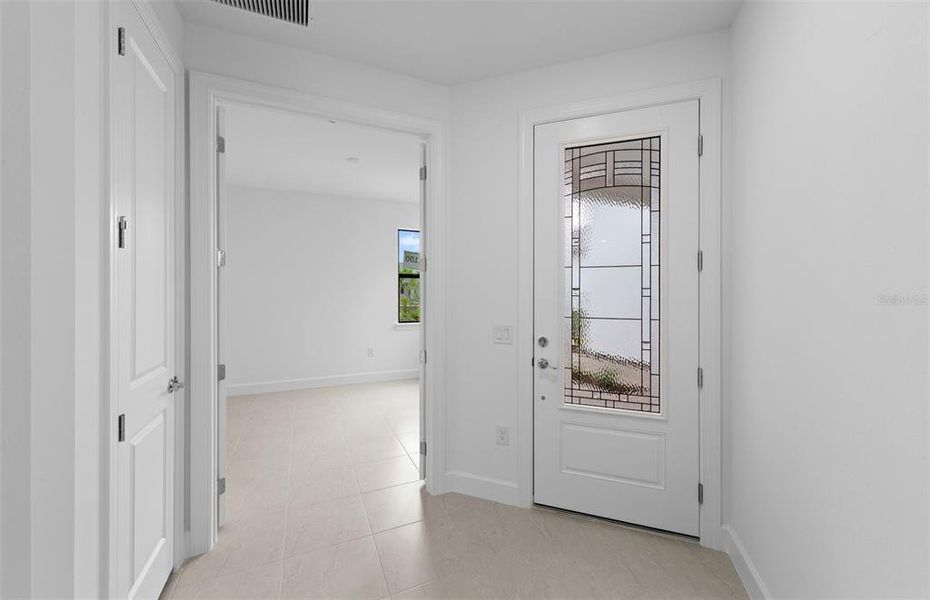 Spacious, unfurnished interior of a new home in Del Webb Catalina, Lakewood Ranch (Image 11). Spacious, unfurnished interior of a new home in Del Webb Catalina, Lakewood Ranch (Image 11).