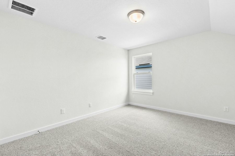 Spacious, unfurnished interior of a new home in Willowbrook, New Braunfels (Image 28).