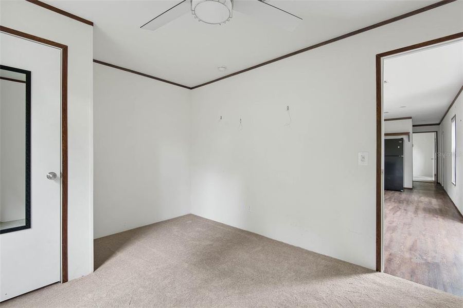 Spacious, unfurnished interior of a new home in , Astor (Image 20).