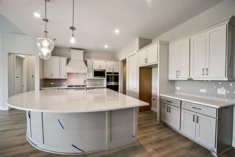 Furnished interior view inside a new home in Del Bello Lakes 60', Manvel (Image 15). Furnished interior view inside a new home in Del Bello Lakes 60', Manvel (Image 15).