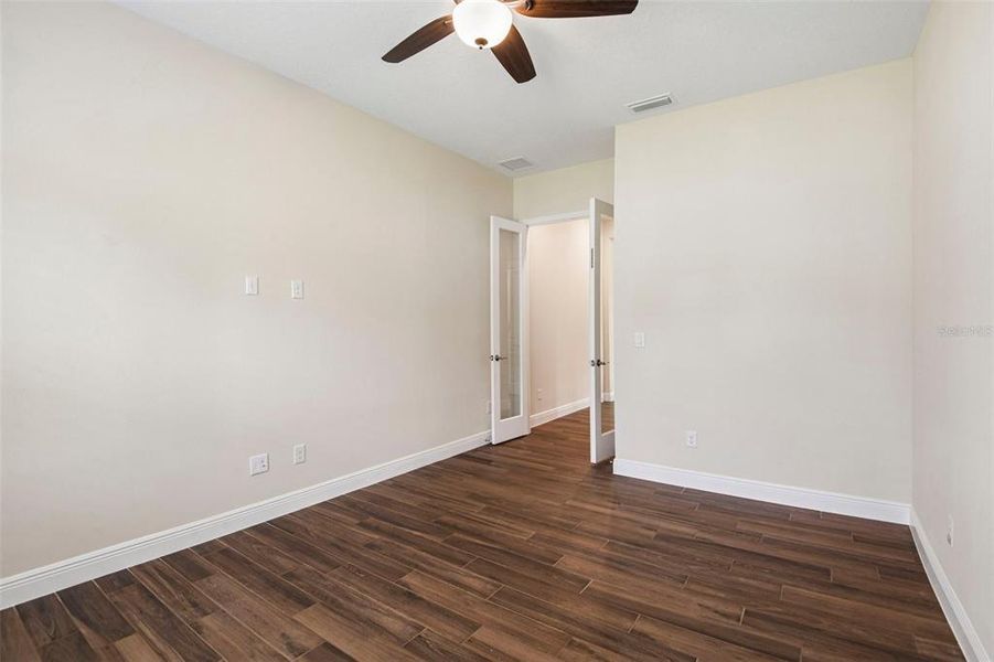 Spacious, unfurnished interior of a new home in , Odessa (Image 20).