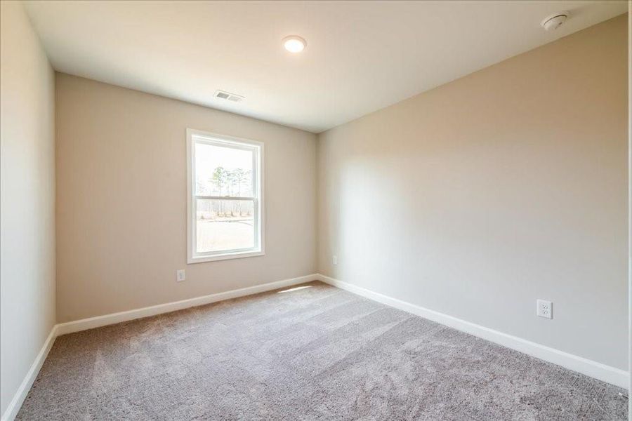 Spacious, unfurnished interior of a new home in Cherokee Township, Acworth (Image 21).