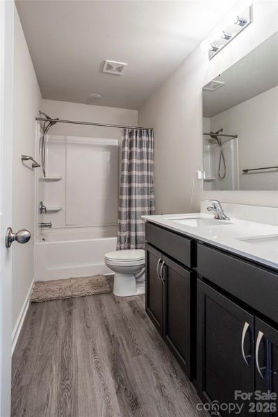 Furnished interior view inside a new home in , Kings Mountain (Image 29).