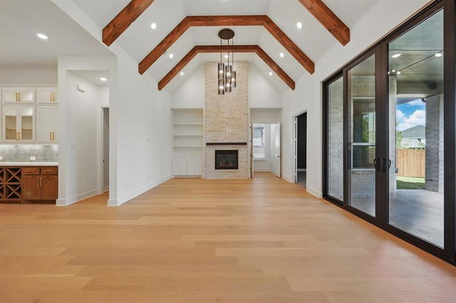 Family Room/Dining Room Family Room/Dining Room