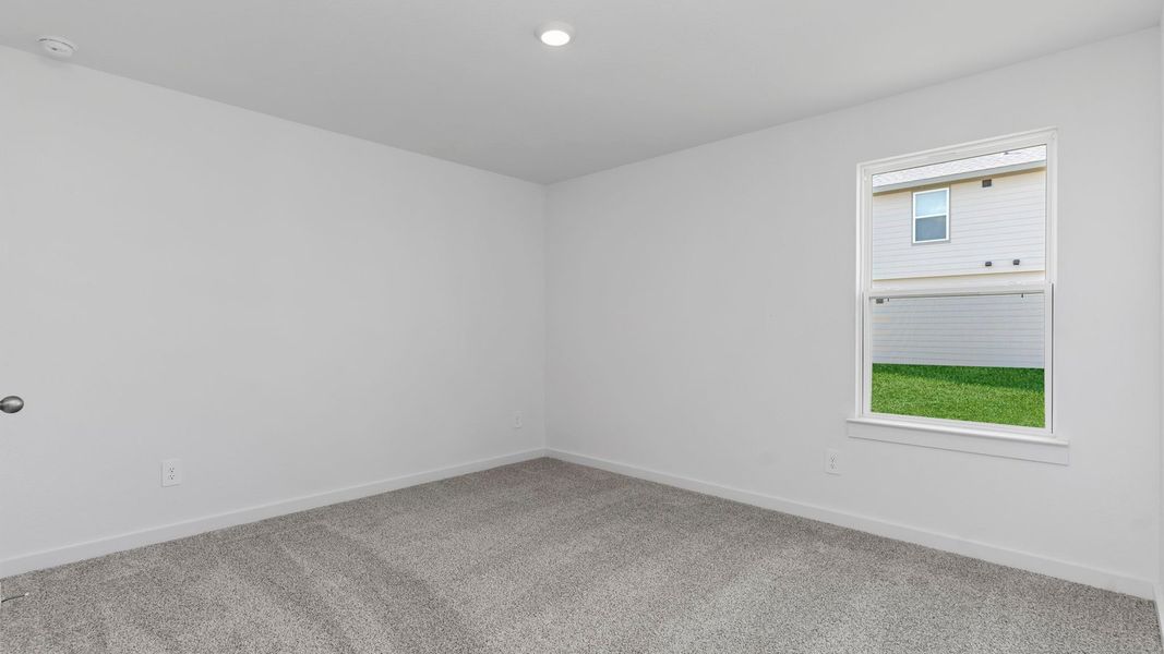 Spacious, unfurnished interior of a new home in Evergreen, Rosenberg (Image 12).